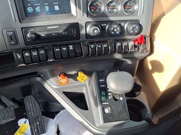 2026 Kenworth W990 image 9