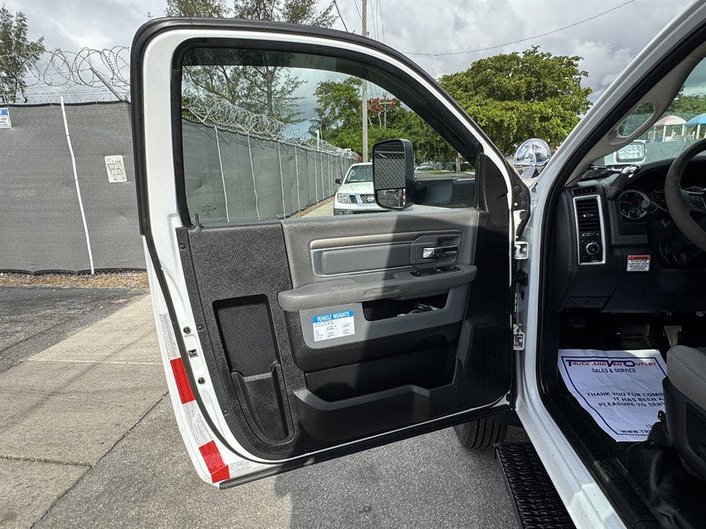 2017 RAM 5500 image 45