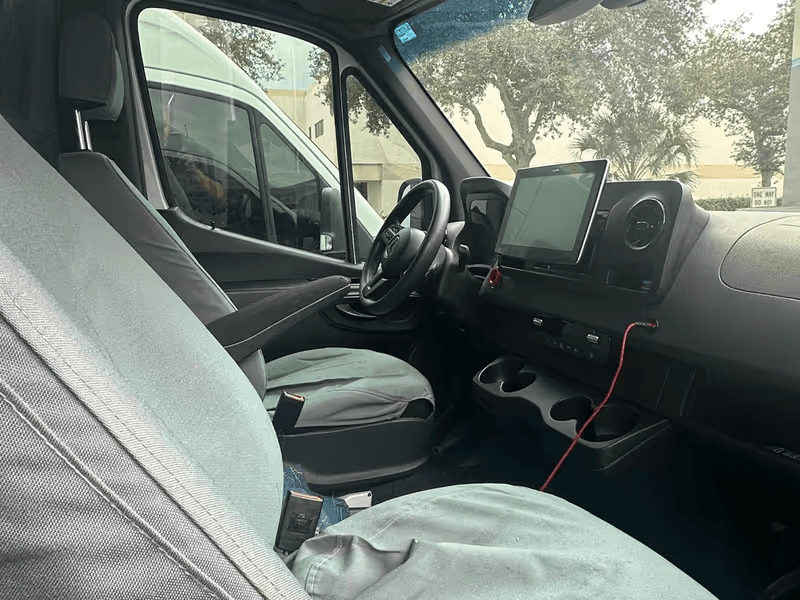 2021 Mercedes-Benz Sprinter 2500 Cargo Van (High Roof, 4WD) image 5