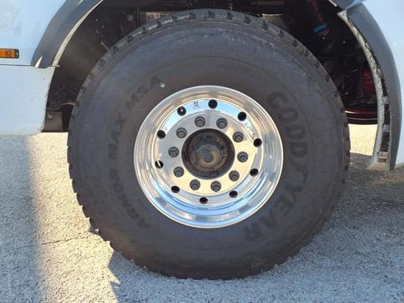 2025 Kenworth T880 image 11