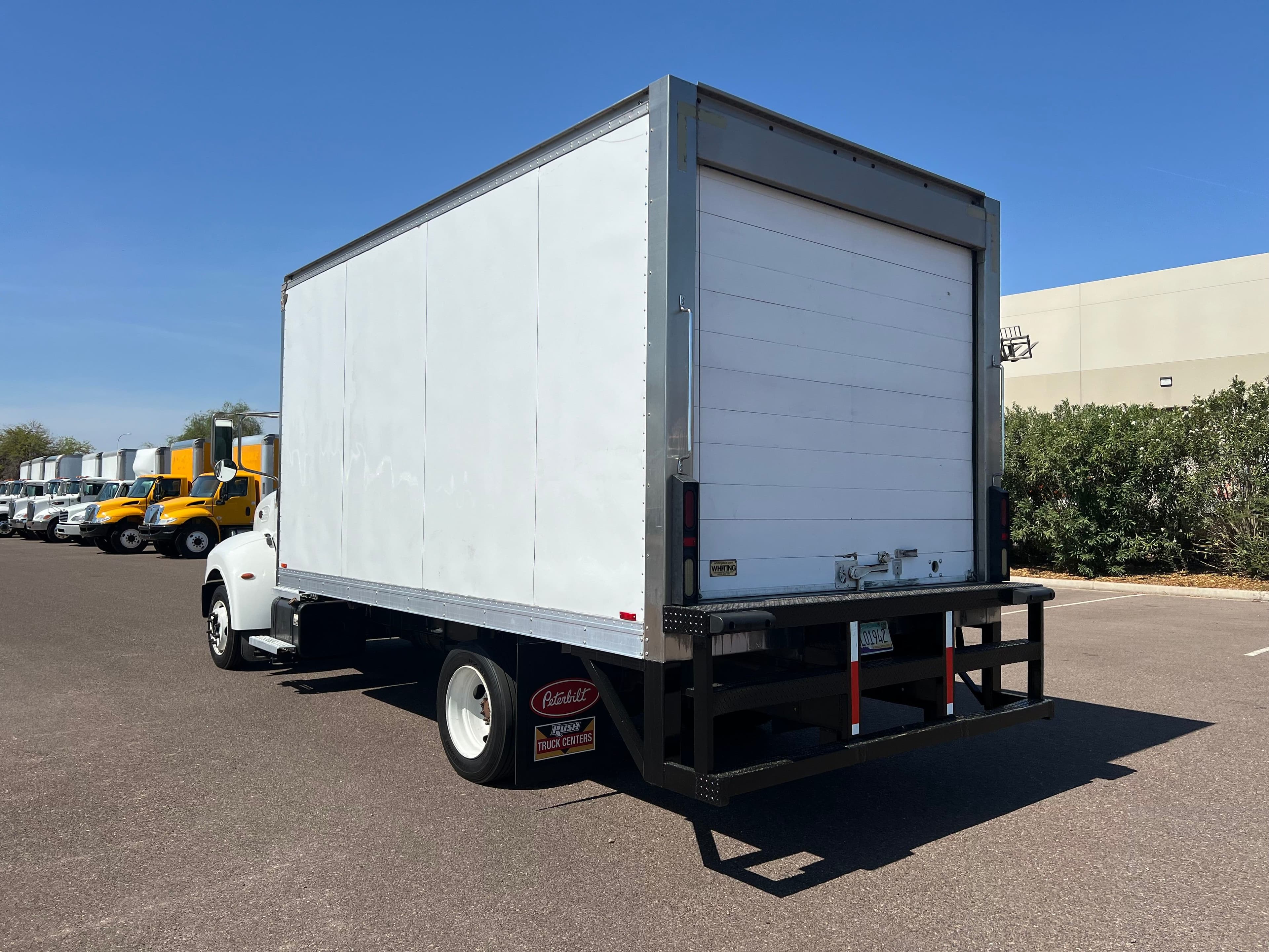 2018 Peterbilt 325 image 6