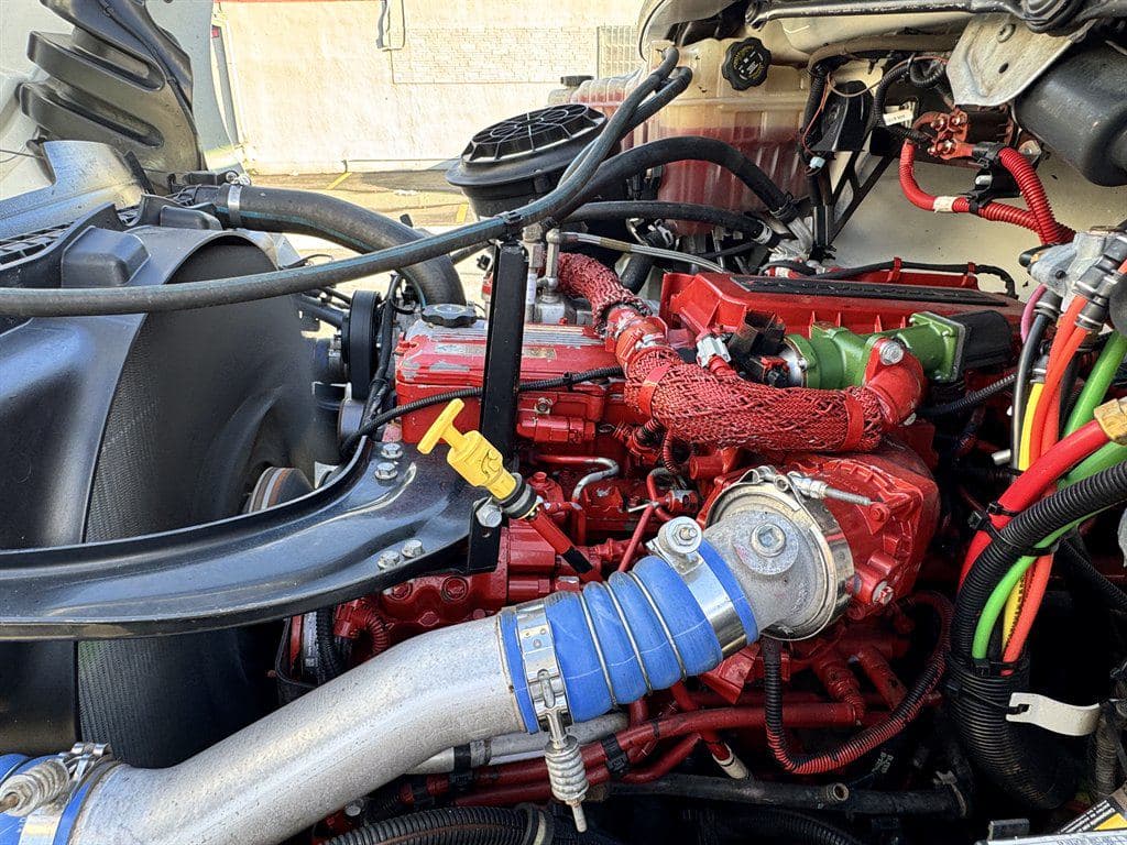 2015 Freightliner M2 106 image 43