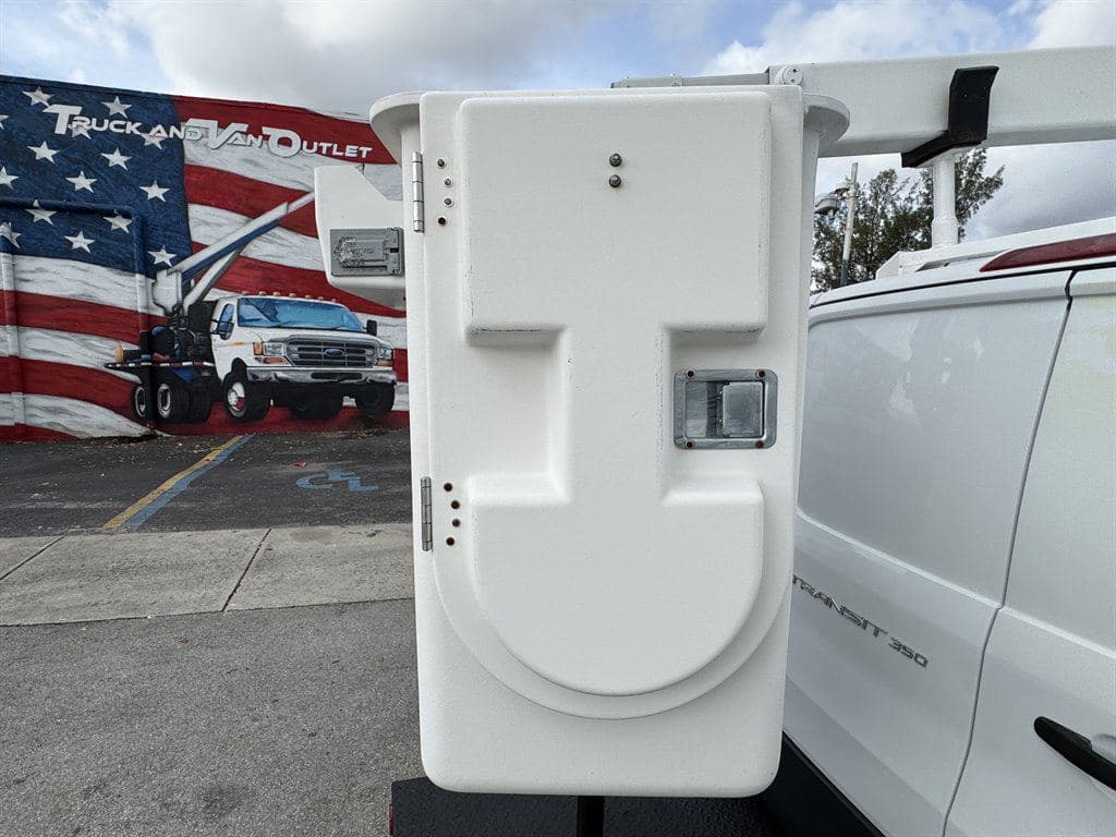 2017 Ford Transit Cargo image 24