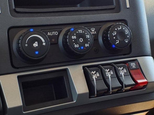 2026 Kenworth T880 image 19