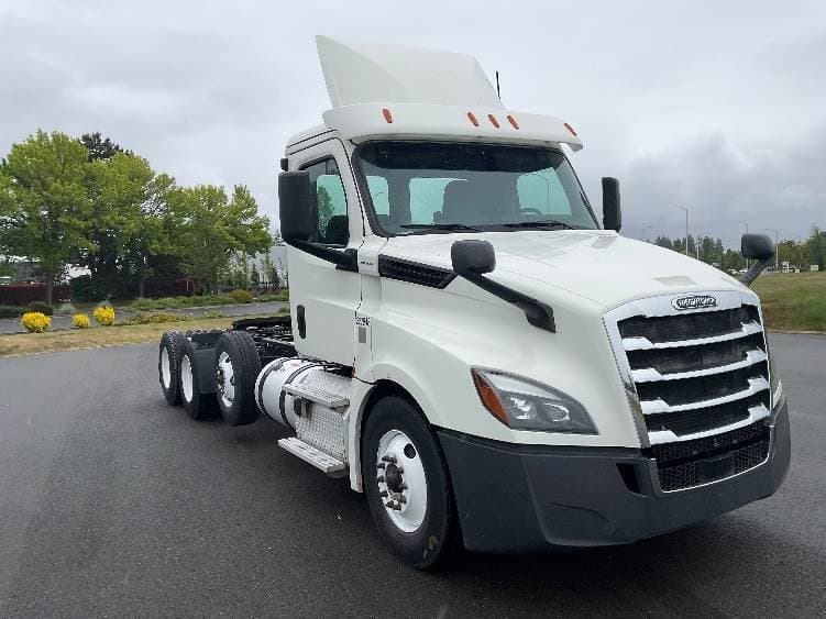 2019 Freightliner Cascadia 126 Day Cab Truck - 505HP, 12 Speed Automatic image 1