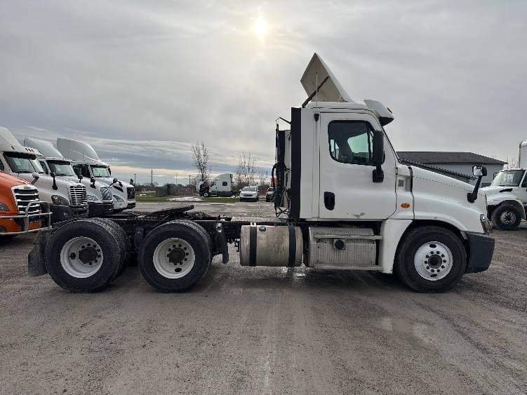 2018 Freightliner Cascadia image 6
