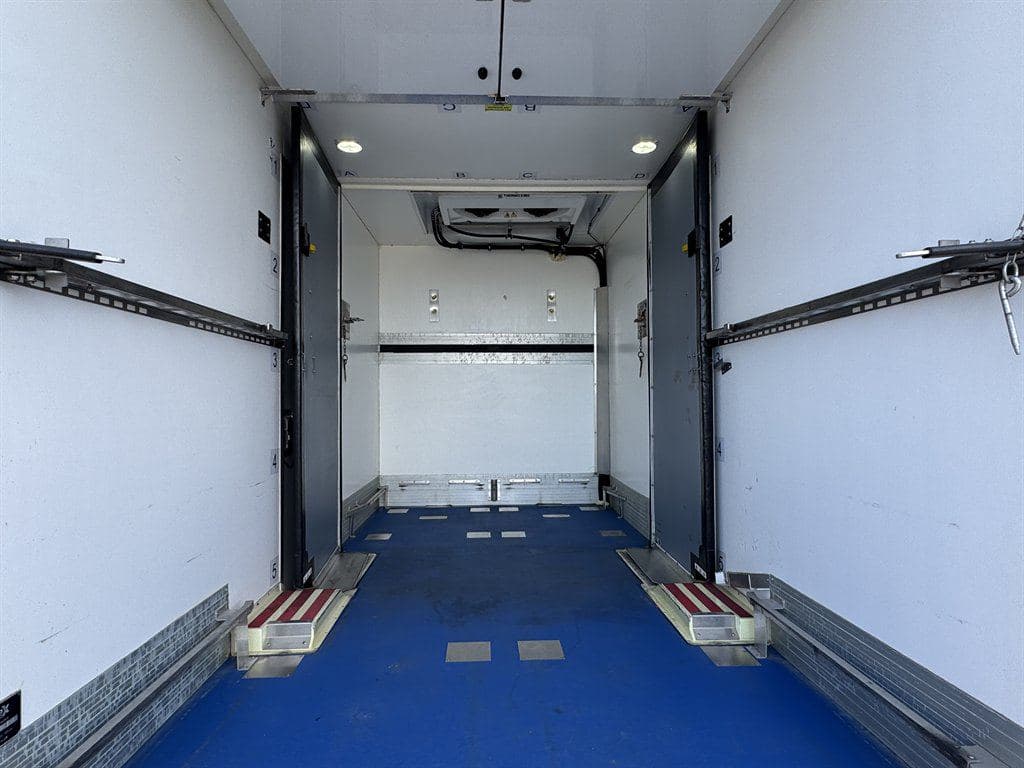 2023 Ford Transit T-350 image 27