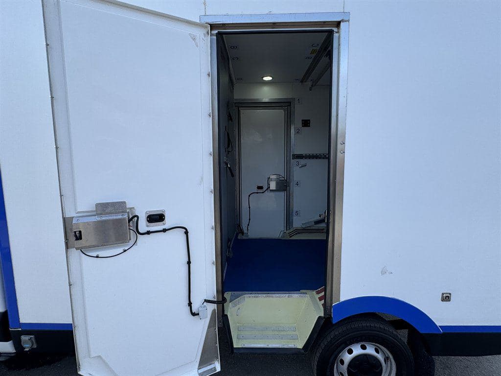 2023 Ford Transit T-350 image 22