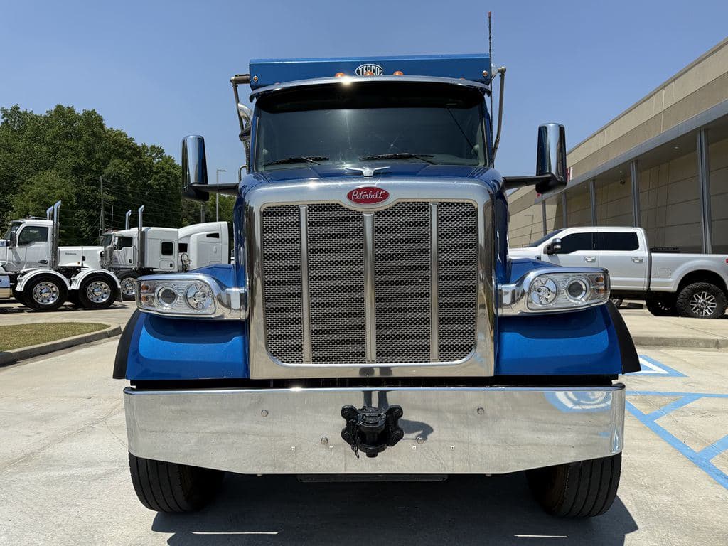 Used 2025 PETERBILT 567 image 8