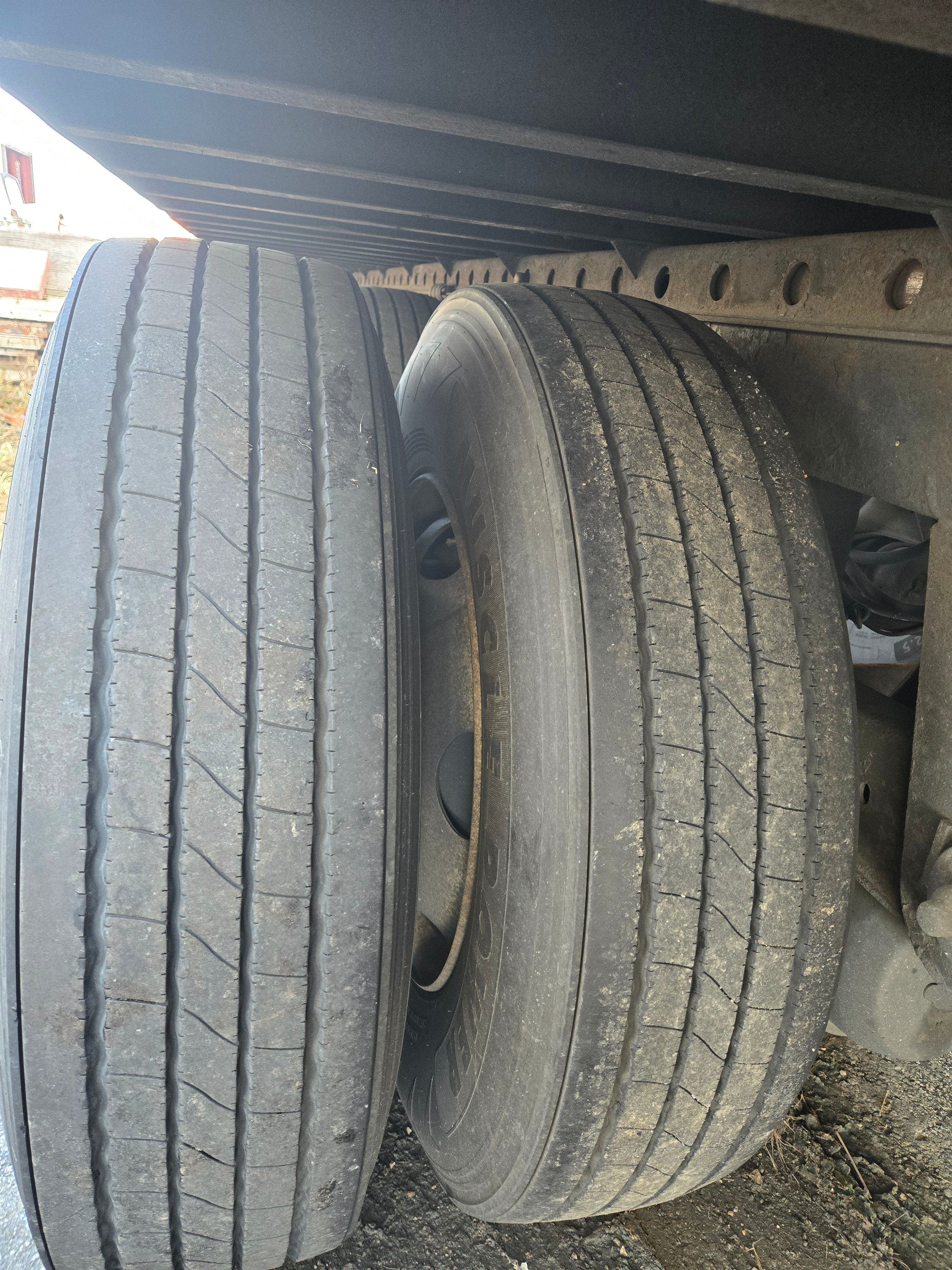 2011 Utility 53` Dry Van image 6