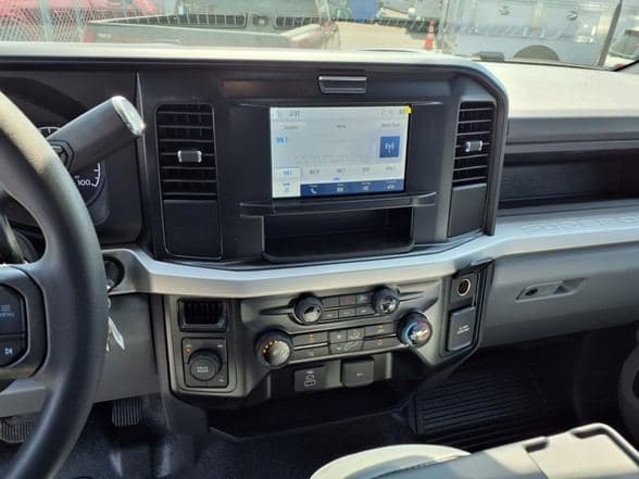2025 Ford F600 image 15