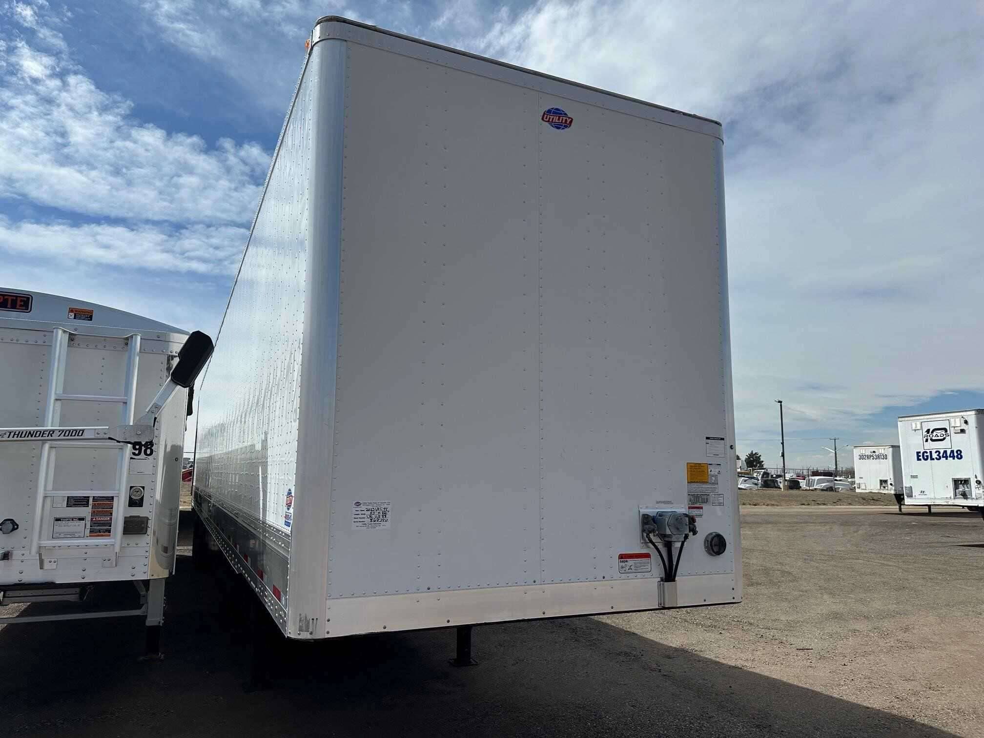 2020 Utility 4000D-X image 7