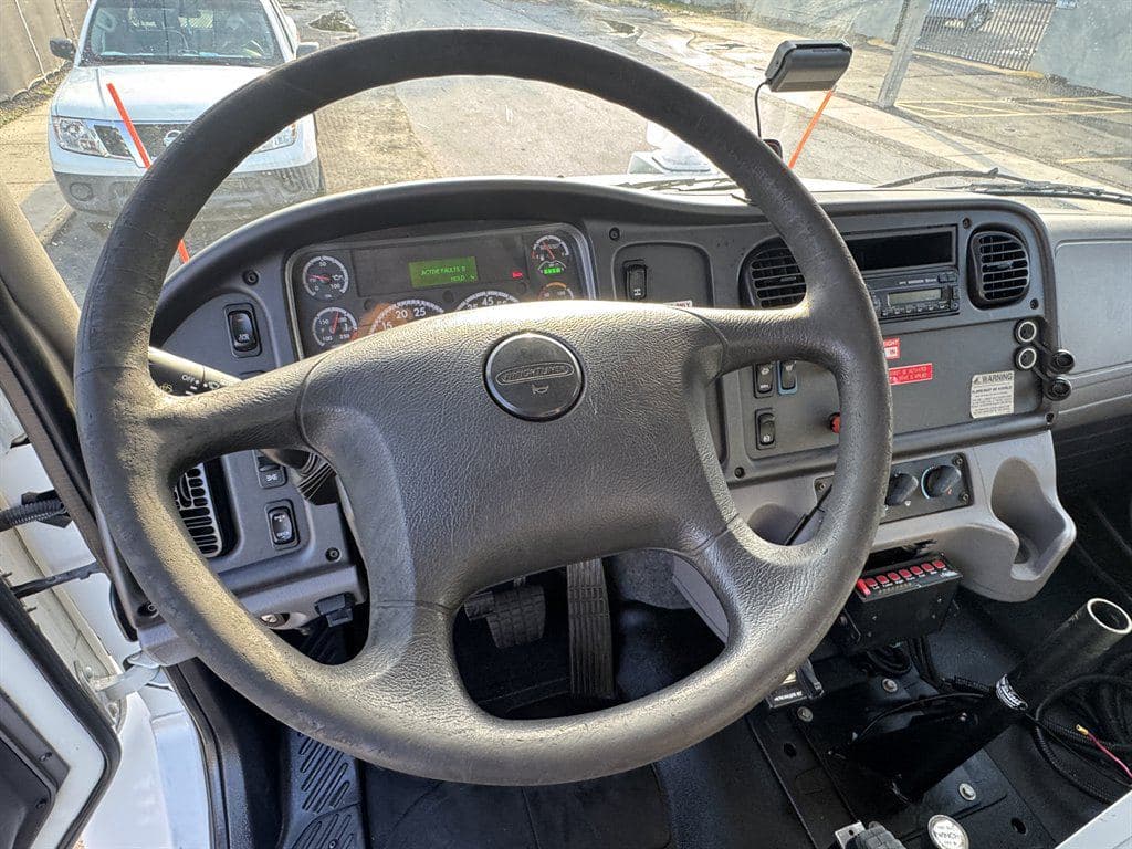 2016 Freightliner M2 106 image 72