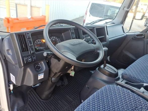 2024 Isuzu NPR HD image 19