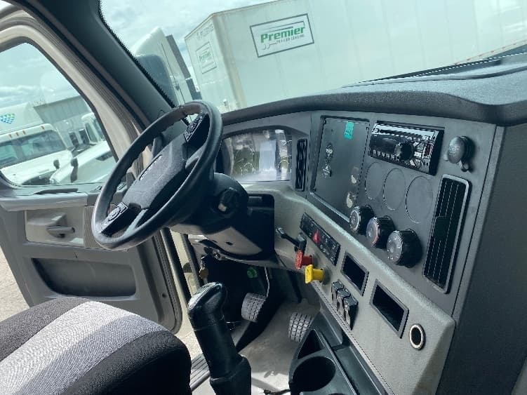 Used 2020 FREIGHTLINER Conventional - Day Cab, Tractor - CASCADIA 126 For Sale image 10