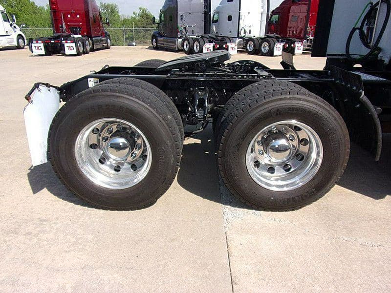 2021 Peterbilt 579 image 5