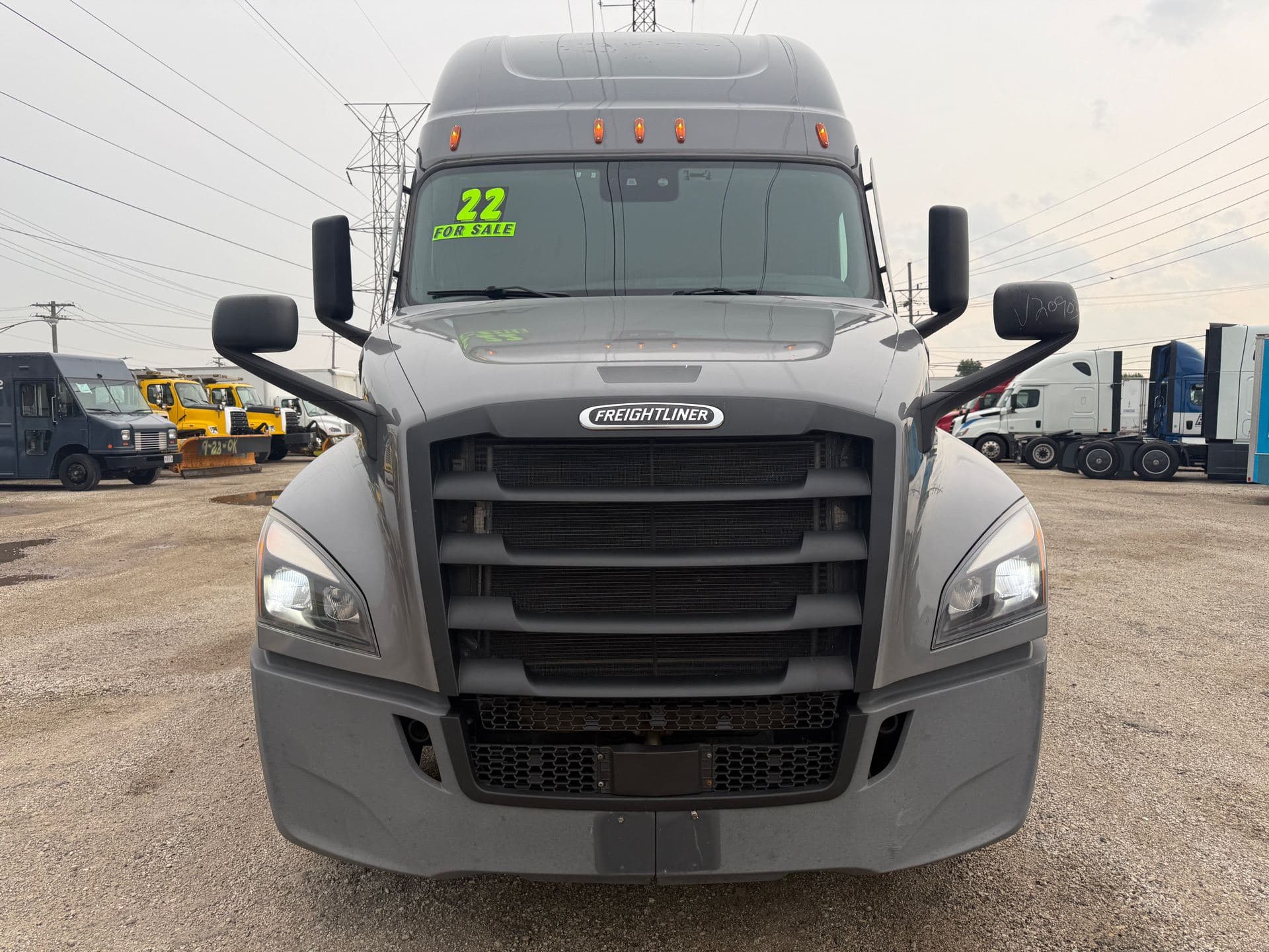 2022 Freightliner - 428k - Just 10,675 Hours - 455HP! image 1