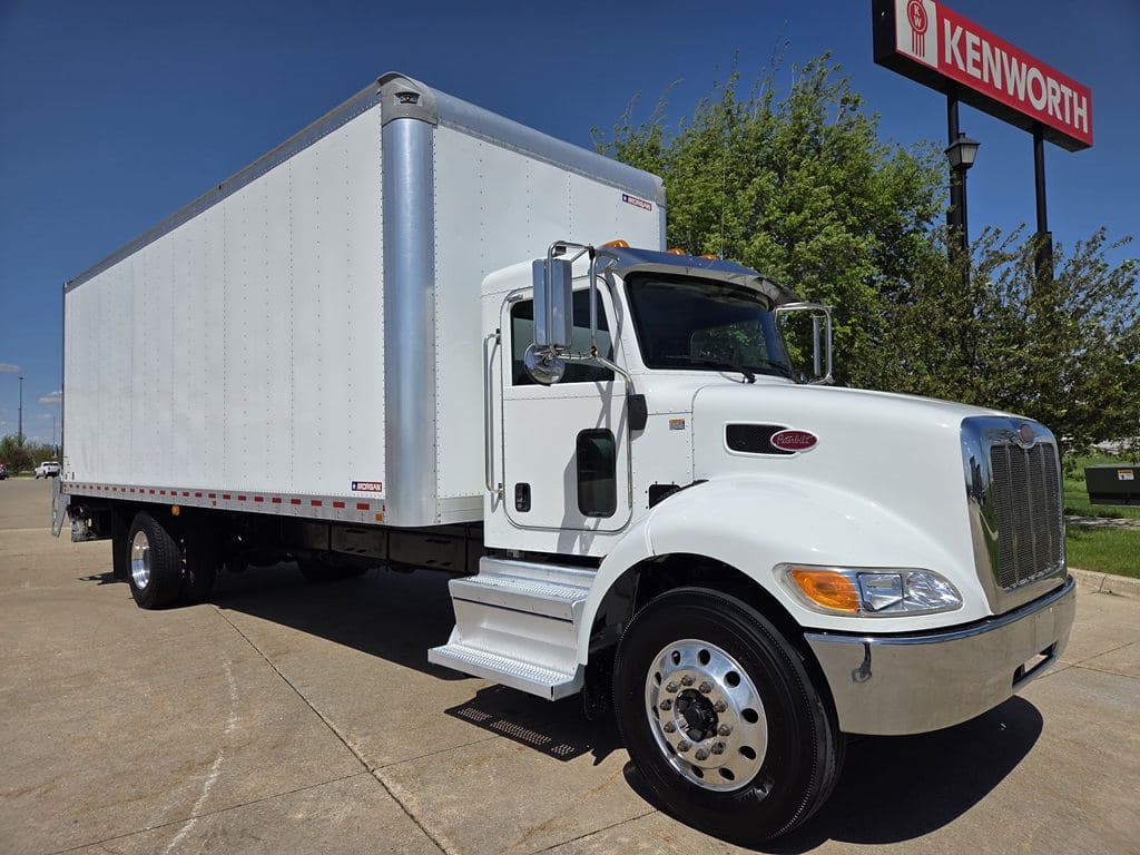 Used 2020 PETERBILT 330 image 1