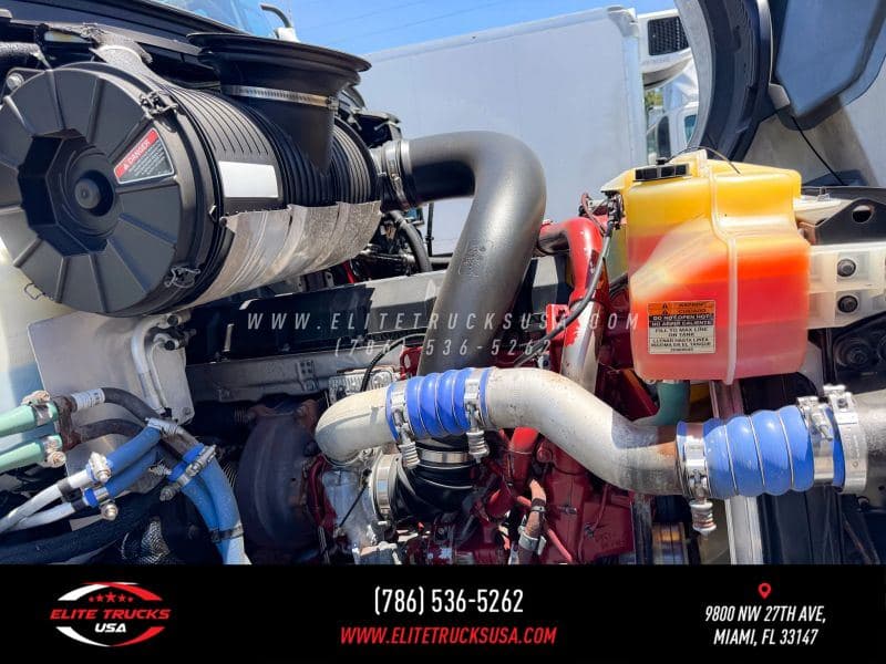 2023 Mack Anthem image 44
