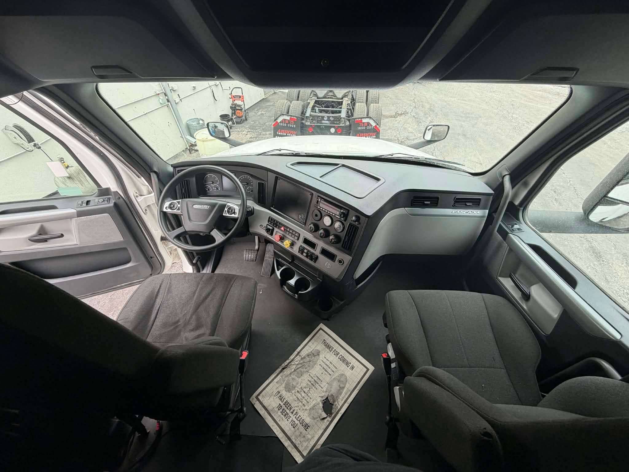2022 Freightliner Cascadia image 8