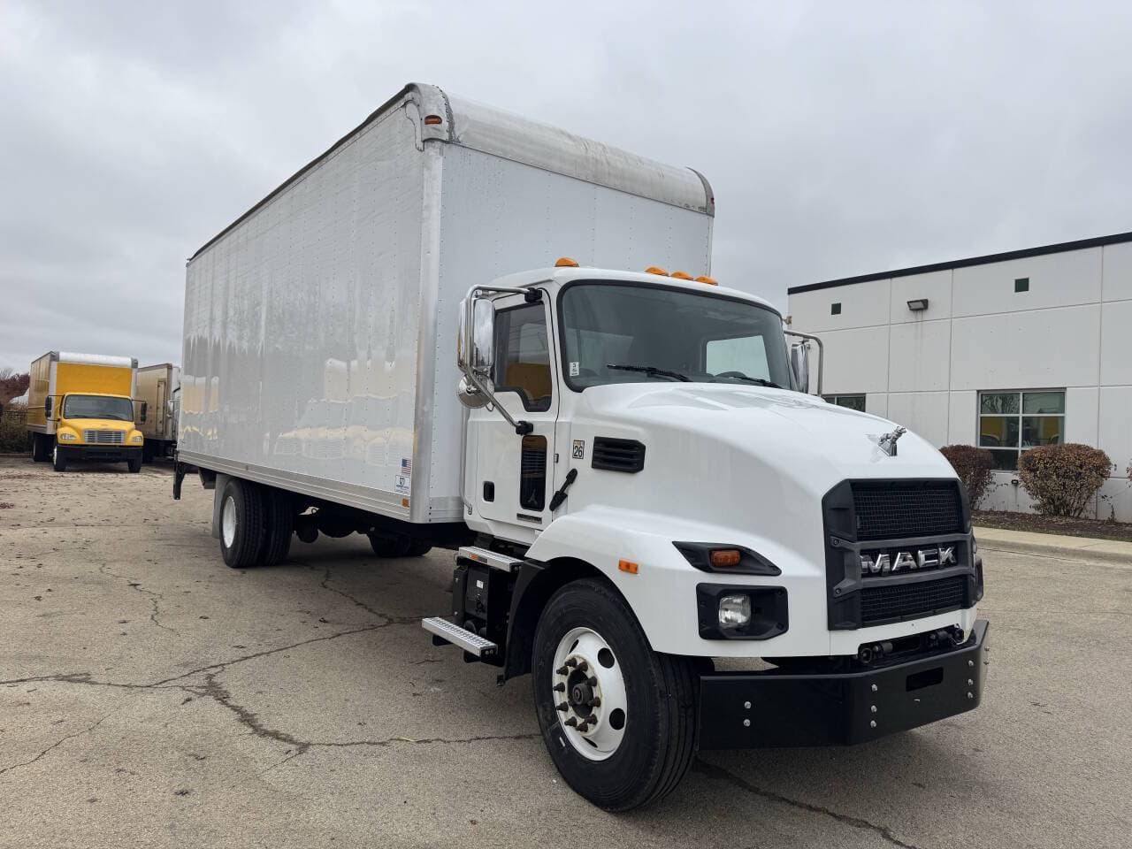 2022 Mack MD6 image 2