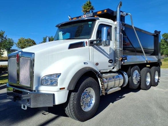 2026 Kenworth T880 image 3