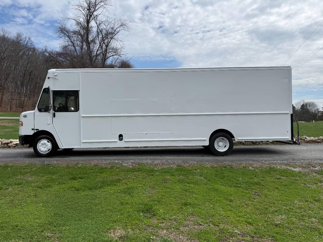 2017 Freightliner MT55 image 2