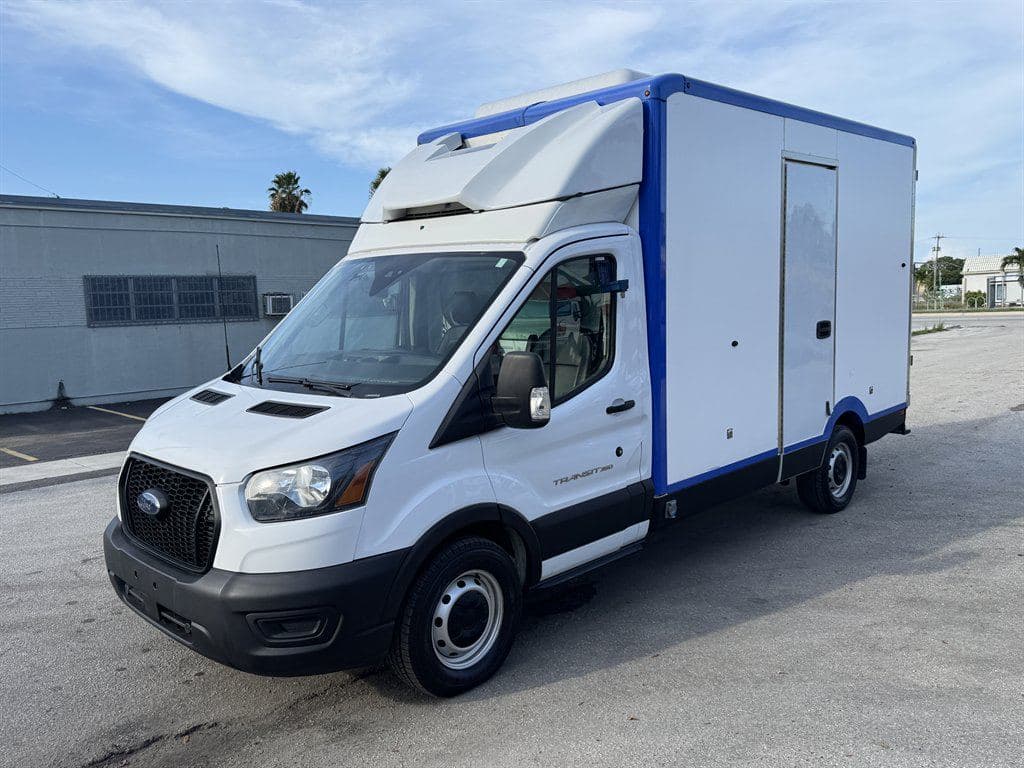 2023 Ford Transit T-350 image 4