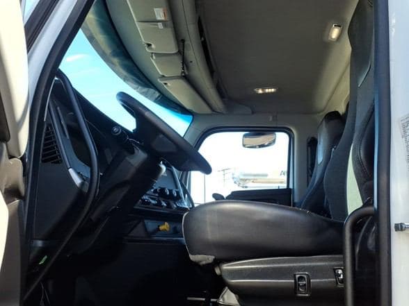 2023 Kenworth T880 image 8