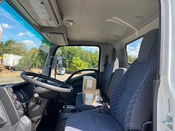 2024 Isuzu 3500 image 11