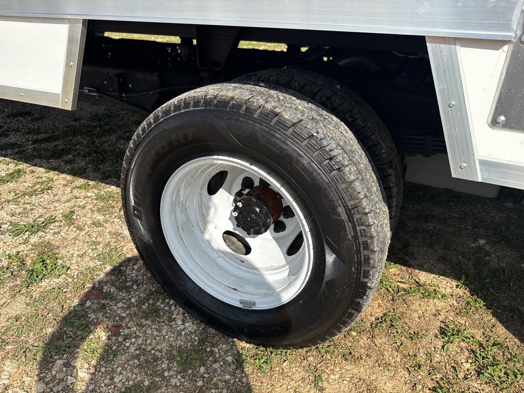 2026 Ford E-350SD Base Box Van image 40