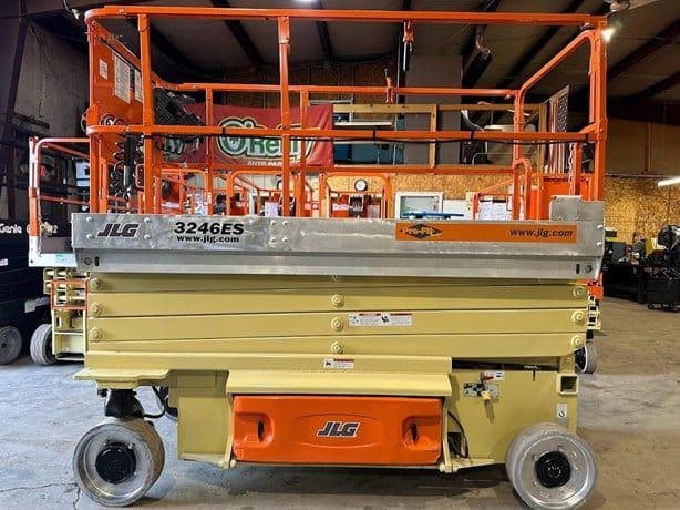 2015 JLG 3246ES image 1