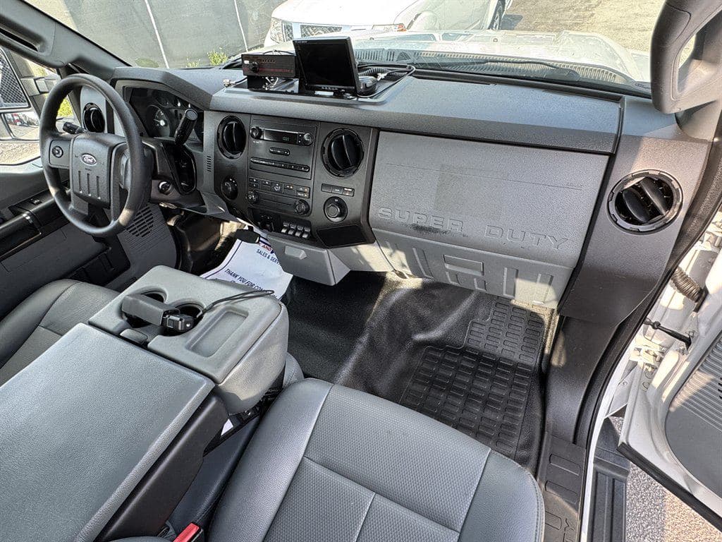 2016 Ford F550 image 52