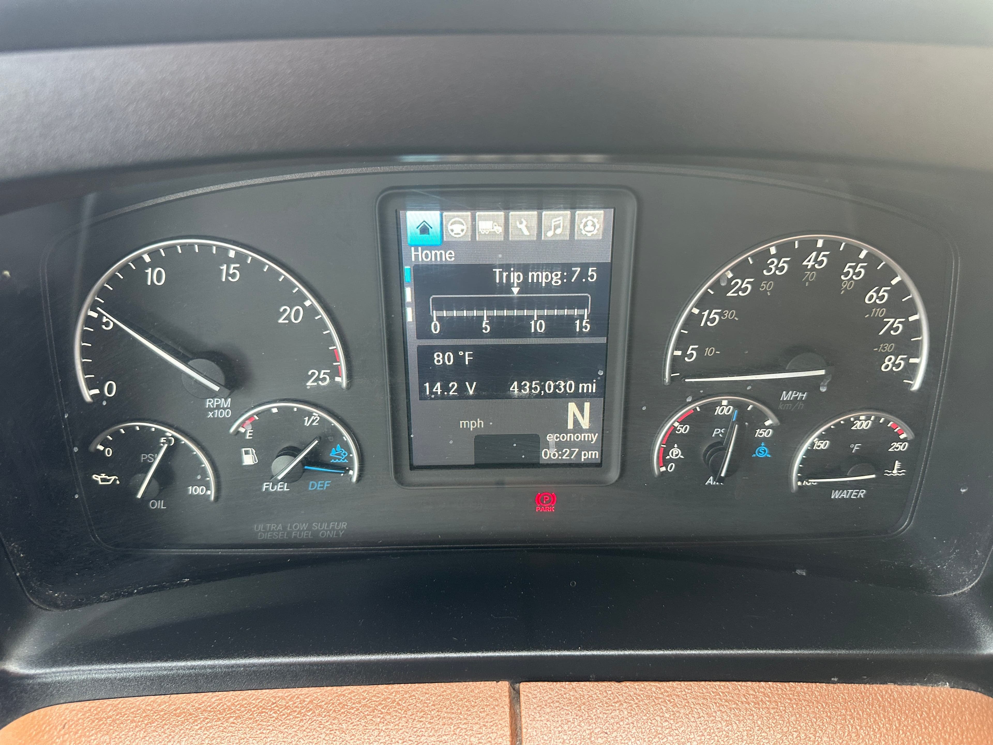 2021 Freightliner Cascadia 126 image 26