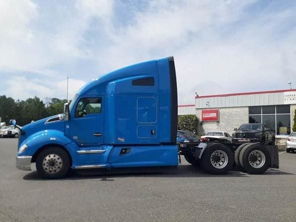 2019 Kenworth T680 image 2