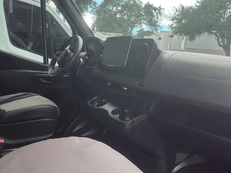 2022 Mercedes-Benz Sprinter 2500 Cargo Van (High Roof, 4WD) image 5
