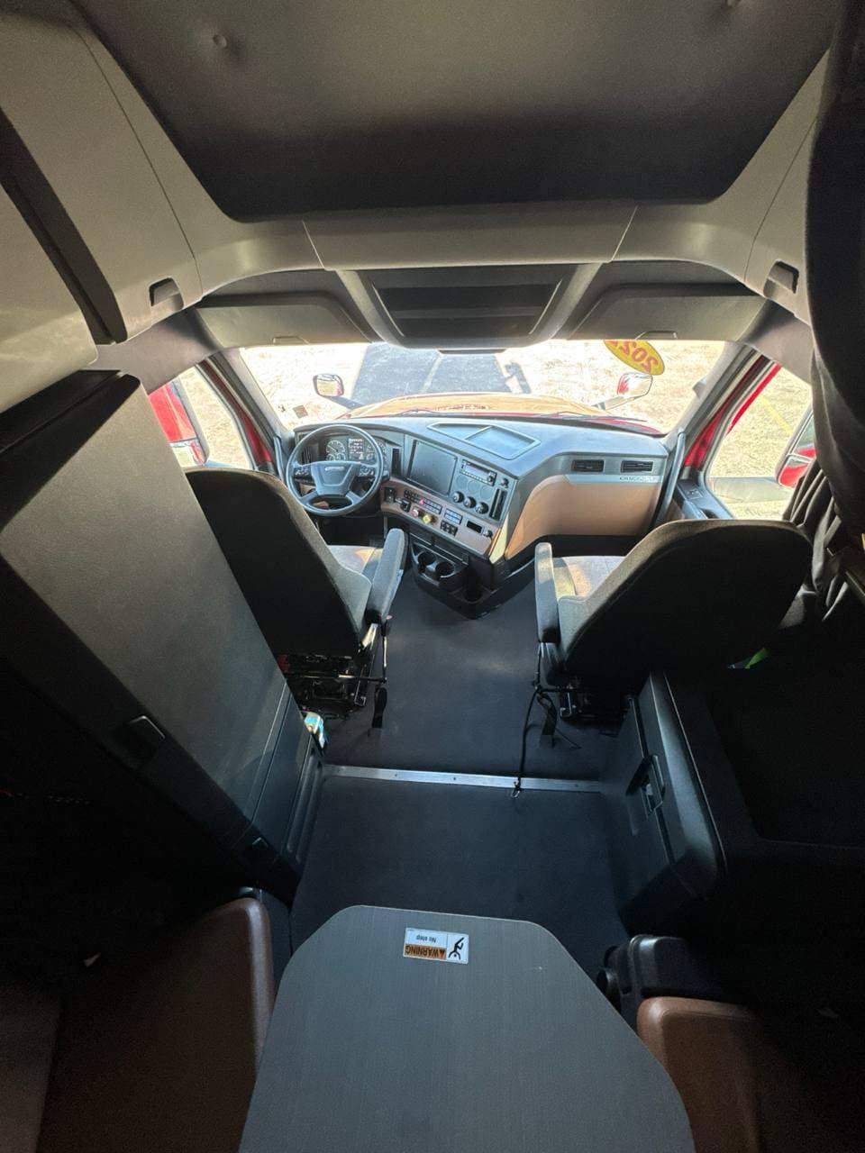 2022 Freightliner Cascadia 126 image 14