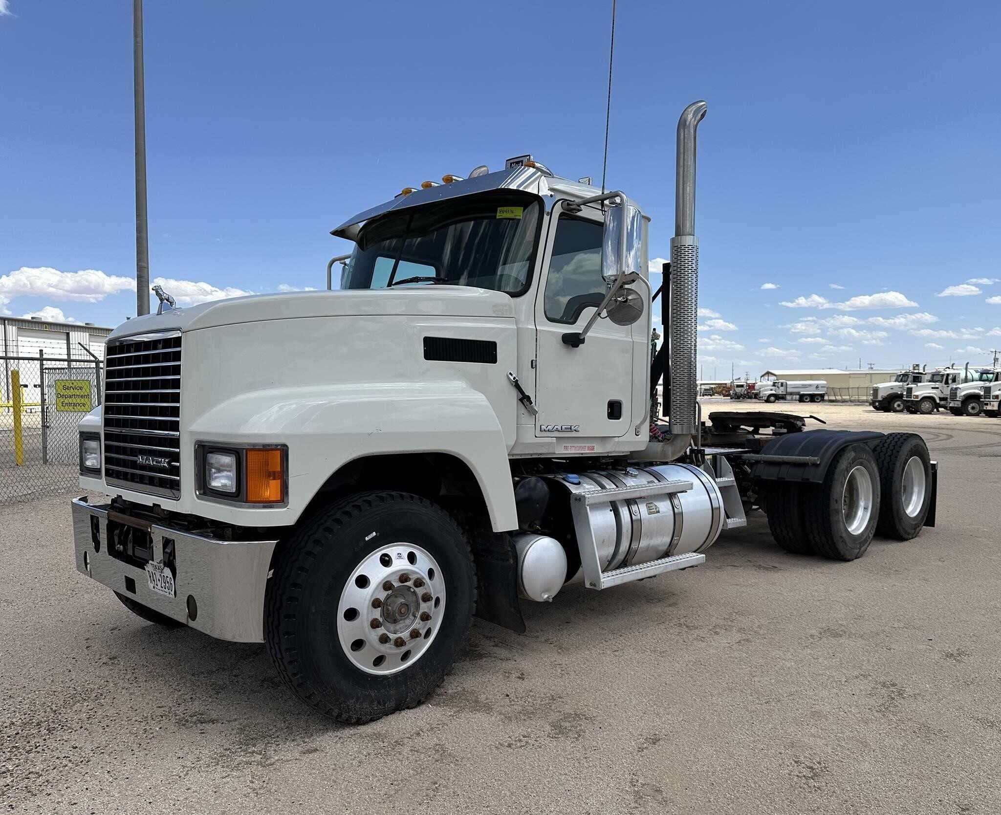 2018 Mack CHU (Pinnacle) image 1
