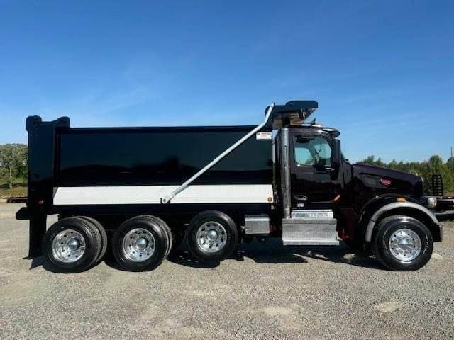 2022 Peterbilt 567 image 3