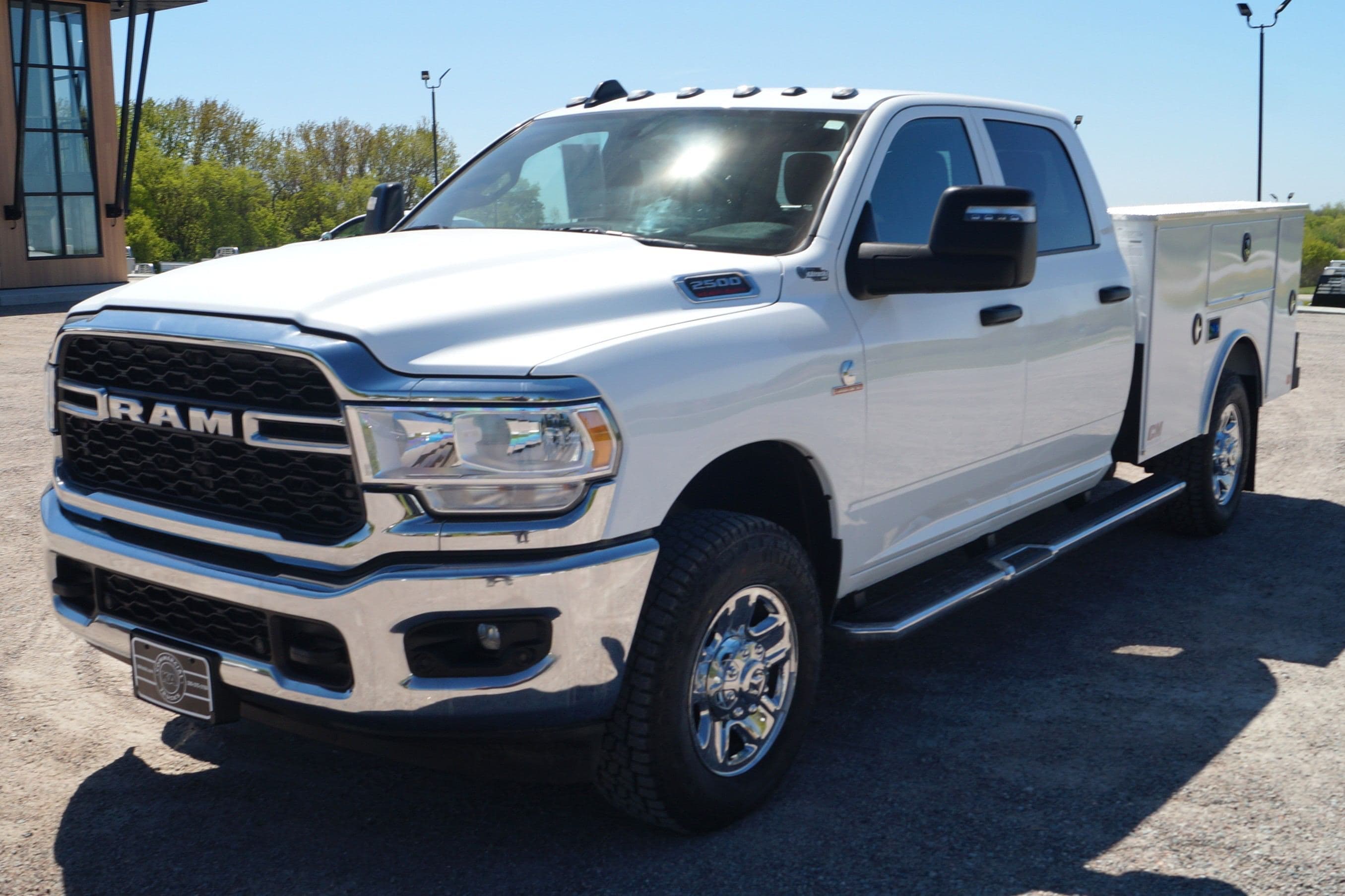 2024 RAM 2500 Tradesman - Service Utility Truck - 4WD 6.7L I6 Cummins image 9