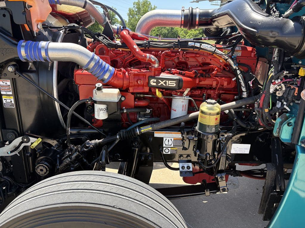 Used 2024 PETERBILT 389 image 13