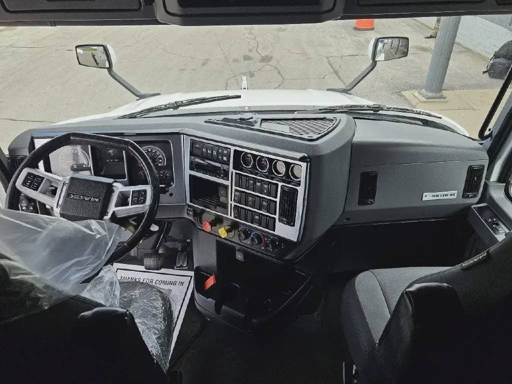 Used 2023 MACK Conventional - Sleeper Truck image 3