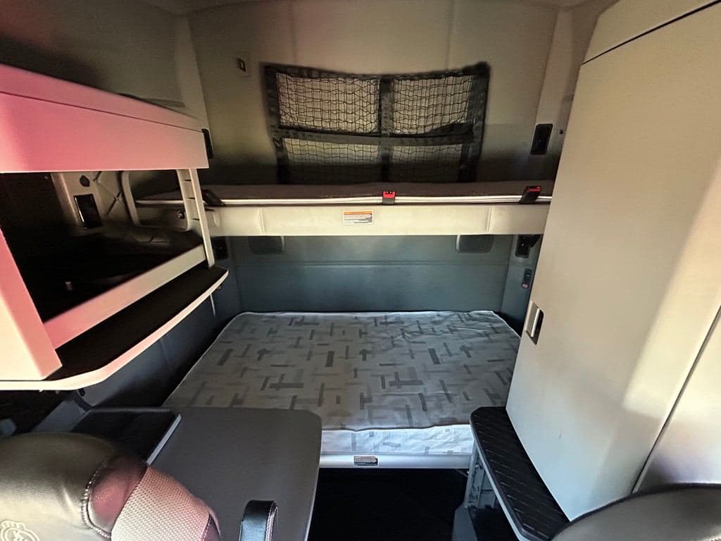 2021 Kenworth T680 STK#612593 image 9