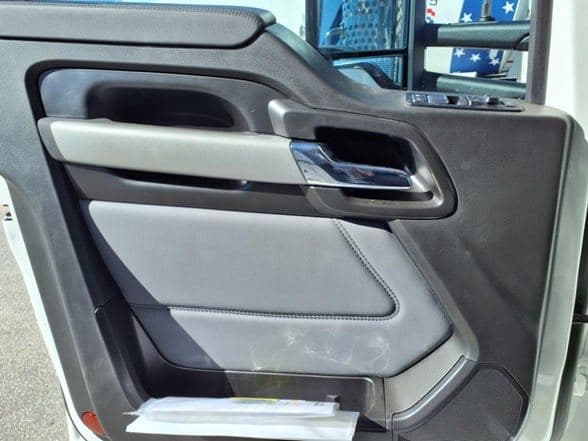 2025 Kenworth T880 image 16