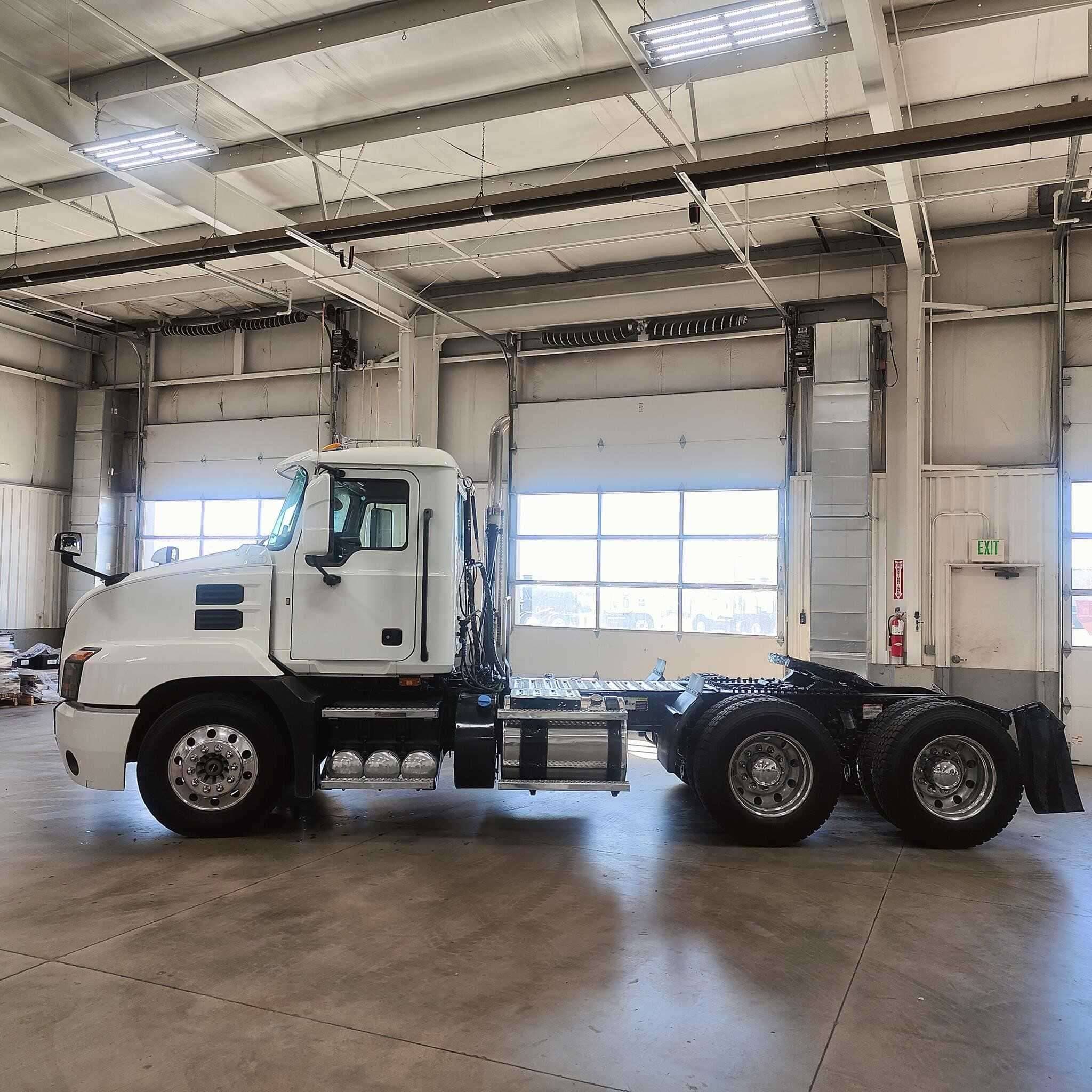 Used 2019 MACK ANTHEM Conventional - Day Cab in Commerce City, CO image 5