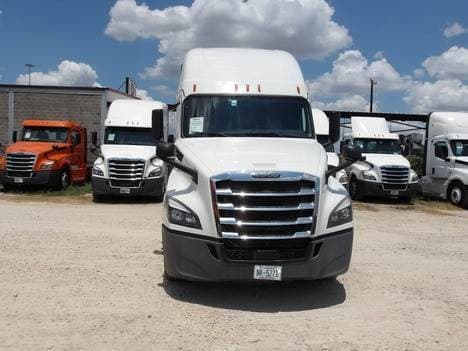 2020 Freightliner Cascadia image 2