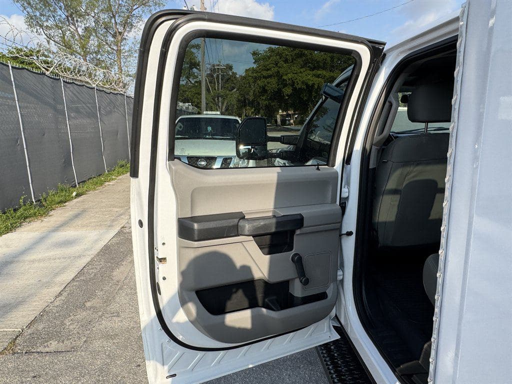 2018 Ford F550 image 42
