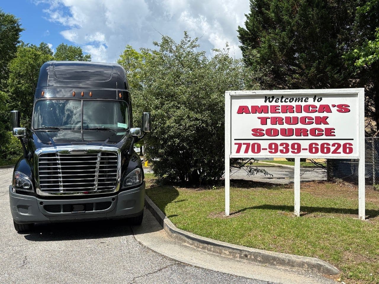 2020 Freightliner Cascadia 125 image 1