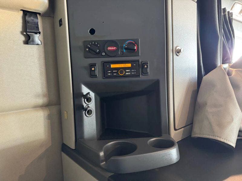 2022 Peterbilt 579 image 50