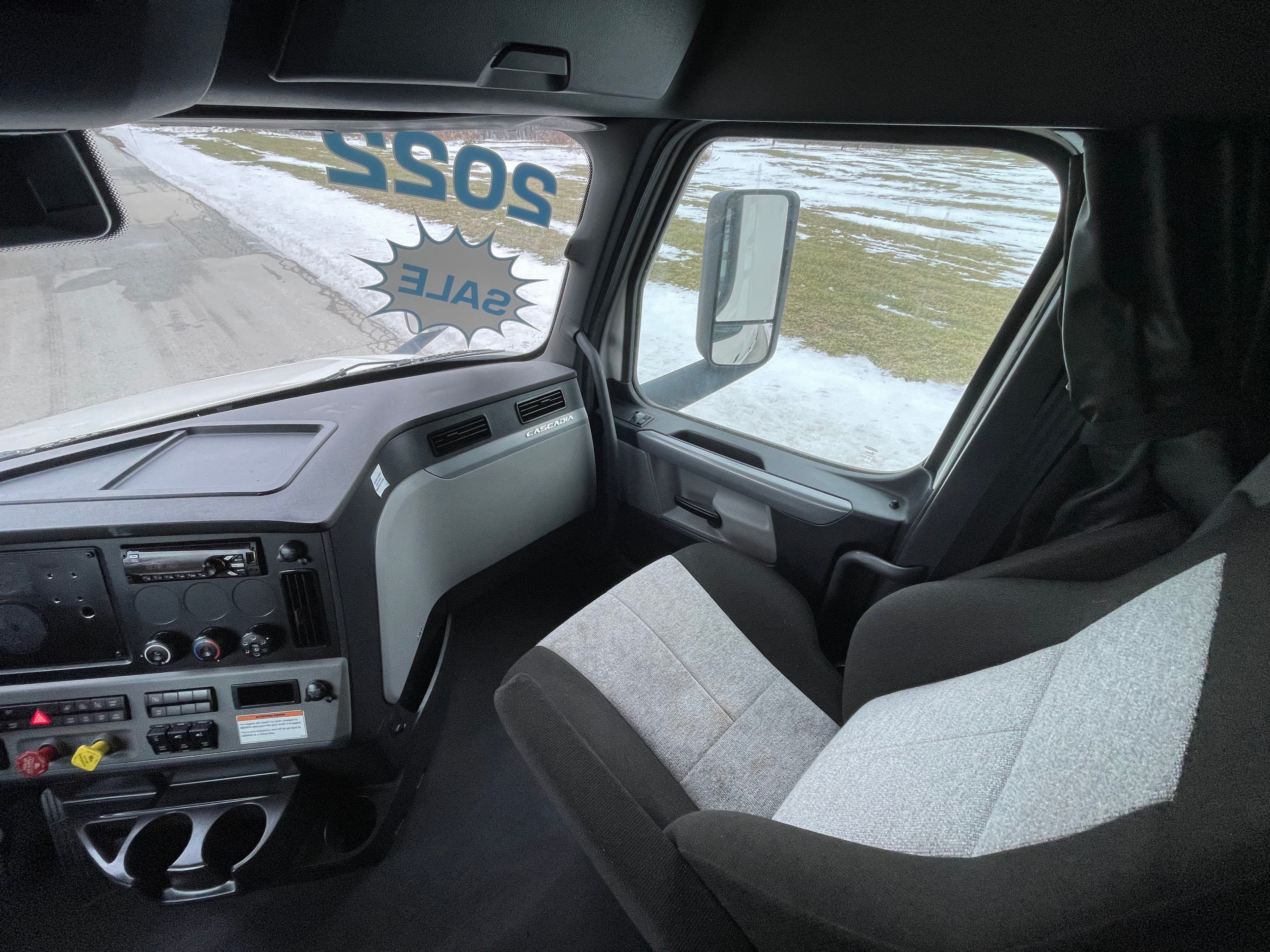 2022 Freightliner Cascadia 126 image 12